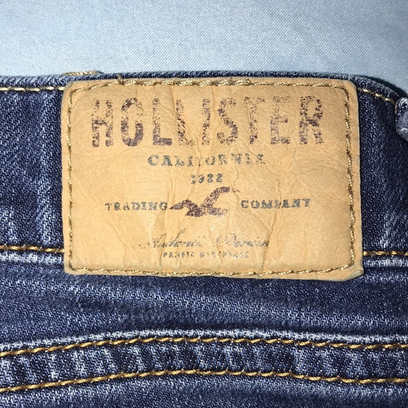 Ripped hollister shorts - Picture 3 of 4